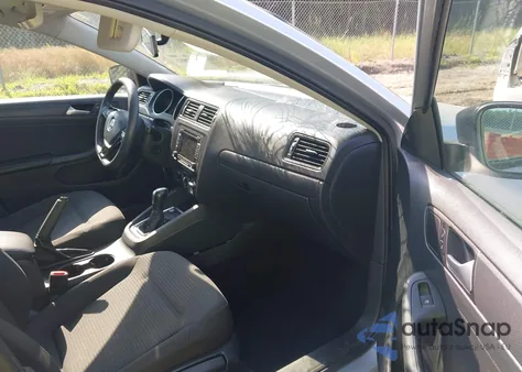 2015 Volkswagen Jetta 2.0L S z USA, uszkodzony, nr VIN 3VW2K7AJ5FM251943